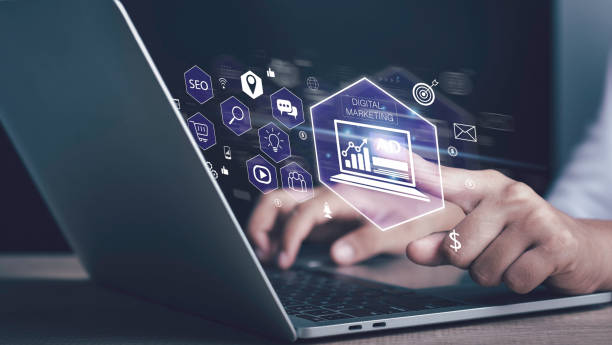 Imagen de una persona diseñando en el ordenador